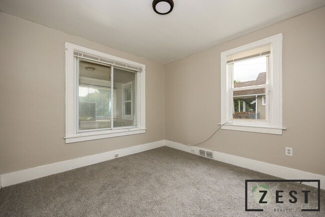 Building Photo - PRE LEASING! Beautiful 3 BEDROOM!