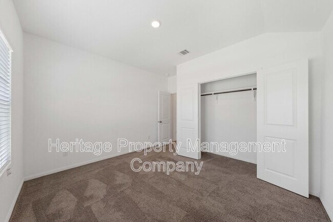Building Photo - 2700 Coral Vly