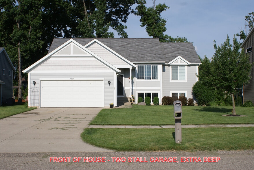 Primary Photo - 11933 Maplegrove Dr