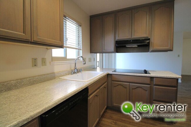 Building Photo - 2308 Rogue River Dr