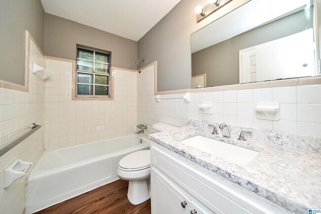 Building Photo - 2415 Ormond Dr