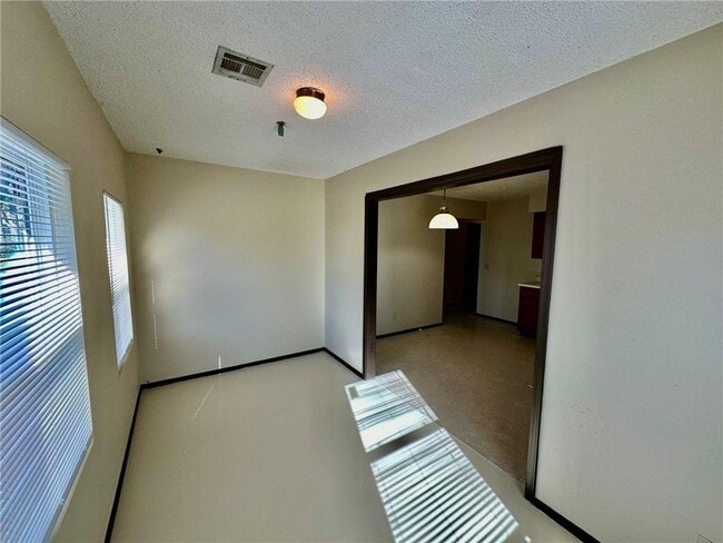 Building Photo - 310 N 34th St