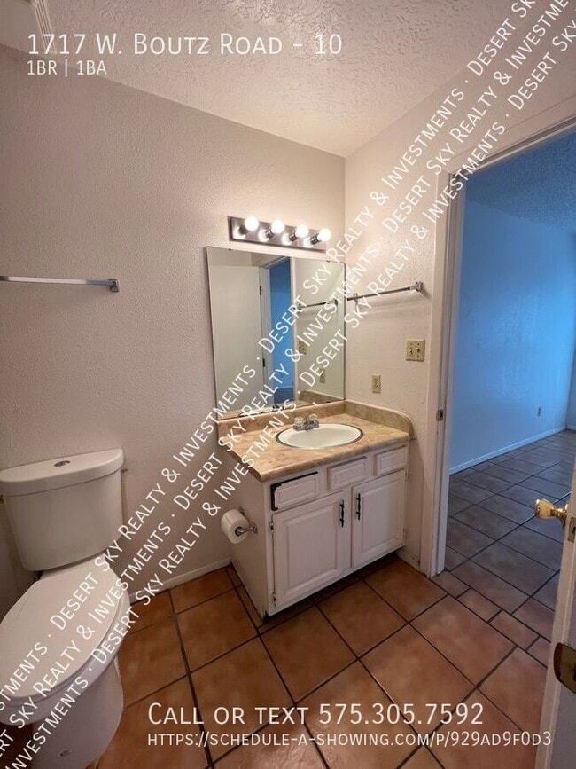 Building Photo - 1717 W Boutz Rd