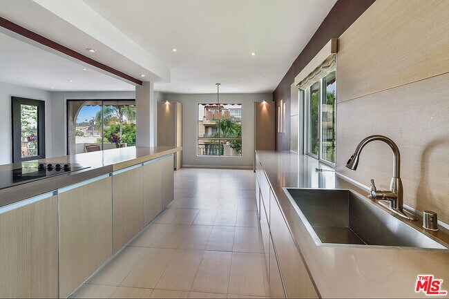 Building Photo - 11920 Dorothy St