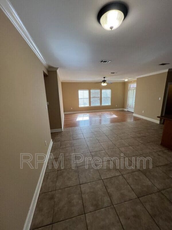 Building Photo - 767 Summer Breeze Dr