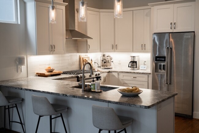 Building Photo - 424 36th Ave N