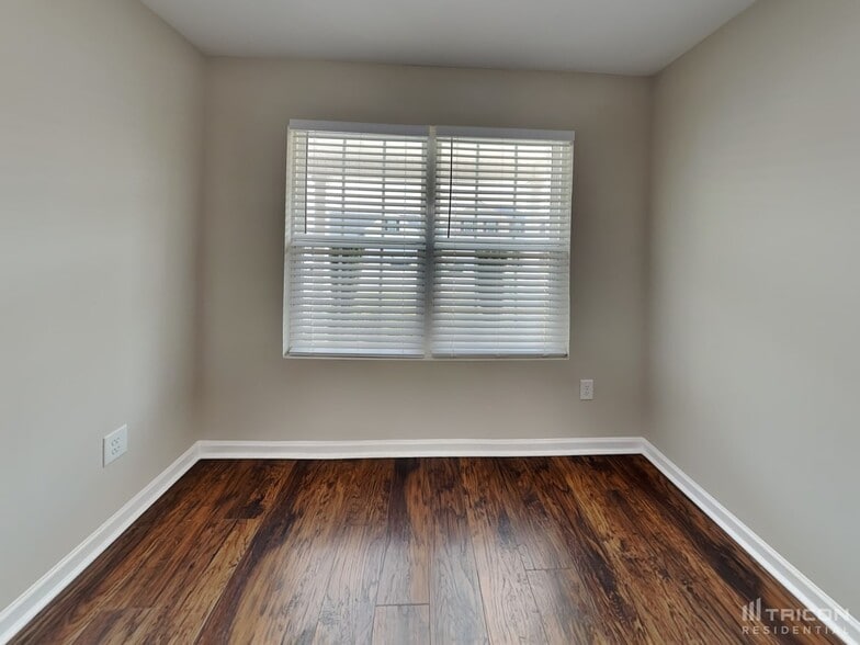 Building Photo - 42 Jones Creek Cir