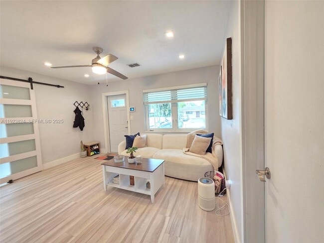 Building Photo - 250 NE 42nd St