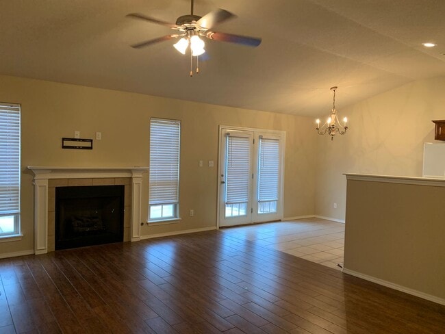 Building Photo - Beautiful Brick 3 Bed 2 Bath for Rent in F...