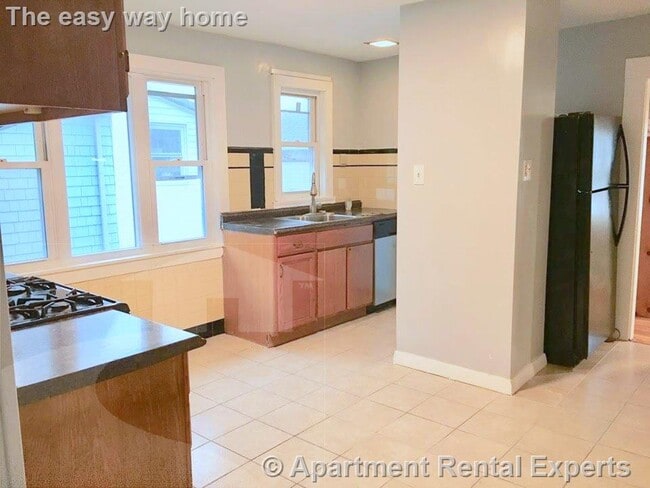 Primary Photo - 62 Woods Ave