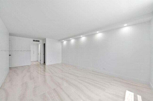 Building Photo - 230 174th St
