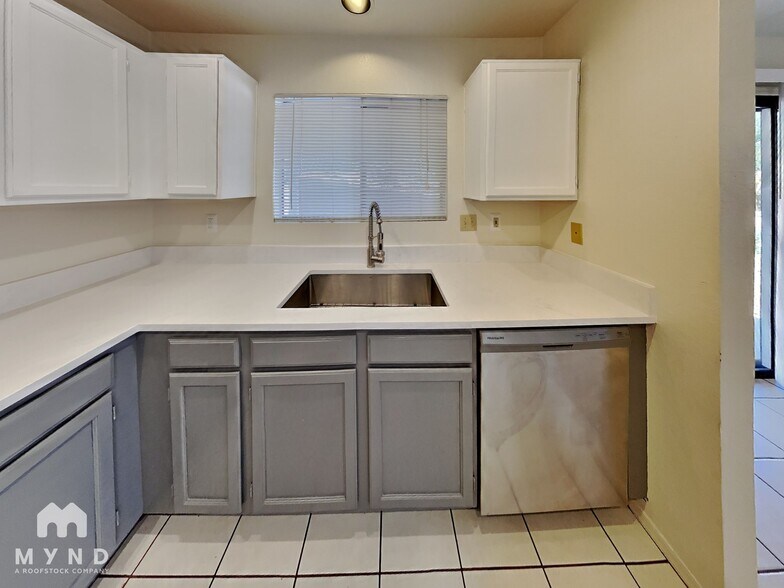 Building Photo - 2966 W Country Meadow Dr