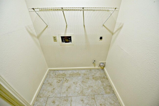 Building Photo - 6606 Hondo Bend