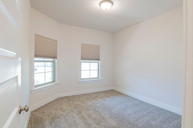 Building Photo - 3 bed home in quiet Cantonment