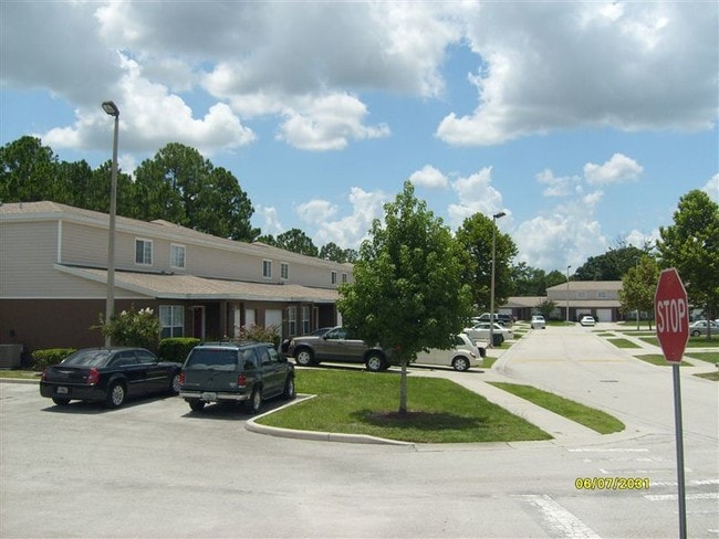 variety of pictures 93011 403 - Hickory Glen Townhomes