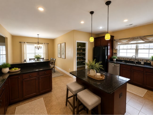 Building Photo - Near Redstone Arsenal Gate 1 with fence, storm shelter and AMAZING spa shower in primary suite