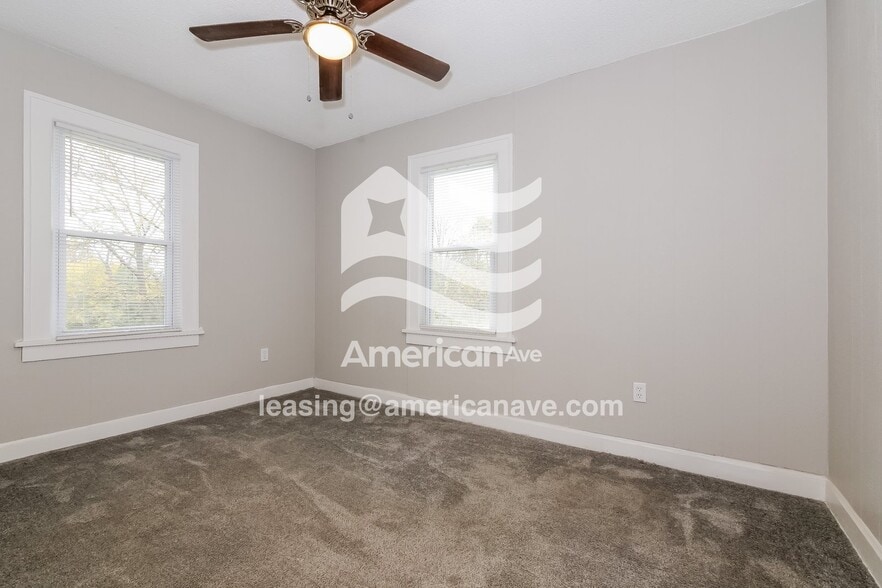 Building Photo - 13401 Parker Ave