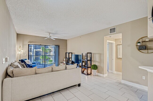Building Photo - 3019 Alcazar Pl