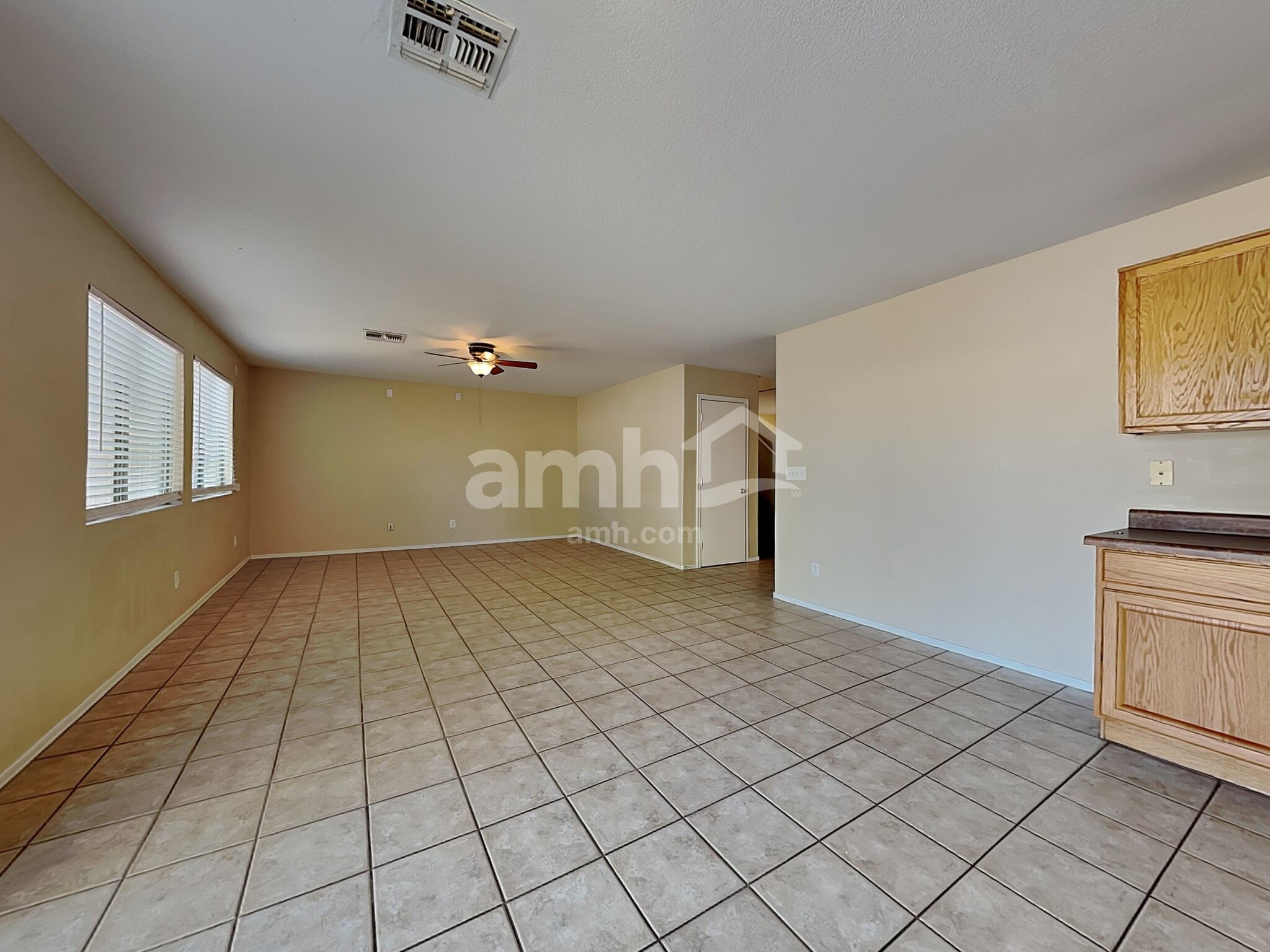 Building Photo - 1102 E Renegade Trl