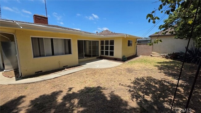 Building Photo - 6034 S Kings Rd