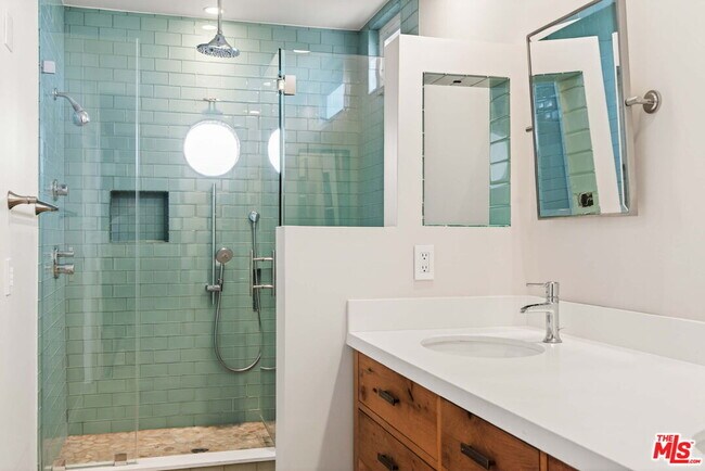 Building Photo - 30 Galleon St