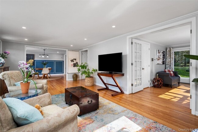 Building Photo - 1001 Shore Acres Dr