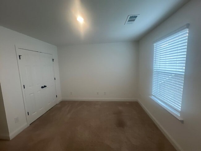 Building Photo - 312 Traywick Pl