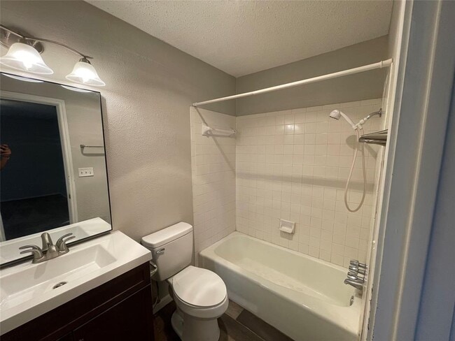Building Photo - 8810 Springmail Cir