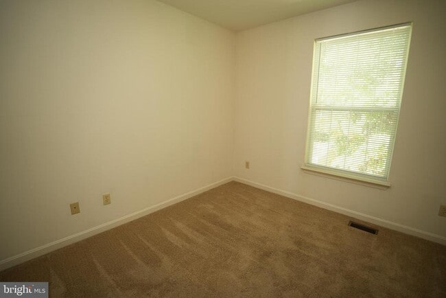 Building Photo - 45828 Wolftrap Way
