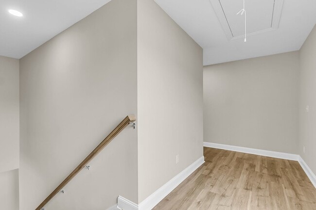 Building Photo - 687 Black Pine Rd