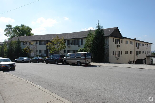 Building Photo - 1699 Amberwood Dr