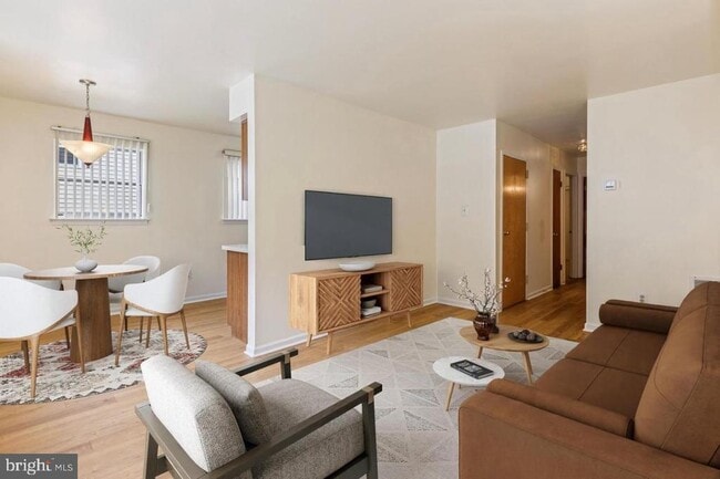 Building Photo - 223 Parker Ave