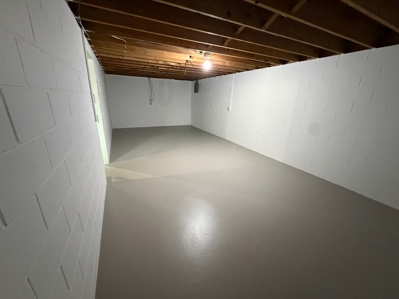 Building Photo - 3993 Sharoden Dr