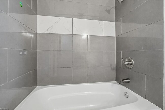 Building Photo - 1329 Thamesford Dr