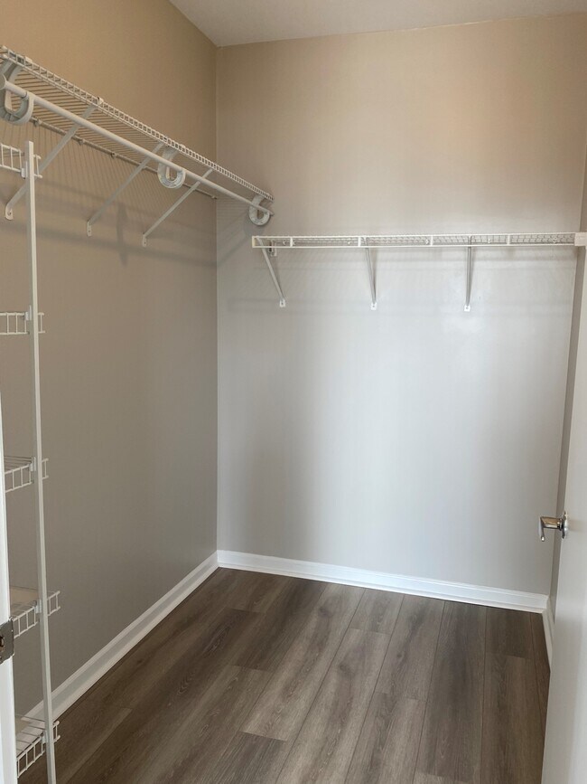 Walk in closet - 645 N Kingsbury St