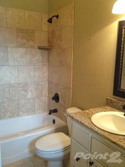 Building Photo - Oxford’s Best Neighborhood!!