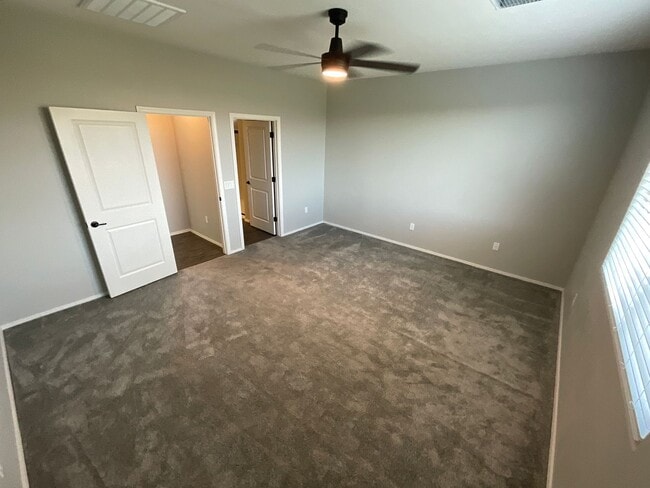 Building Photo - Mountain views in Rocking K Community