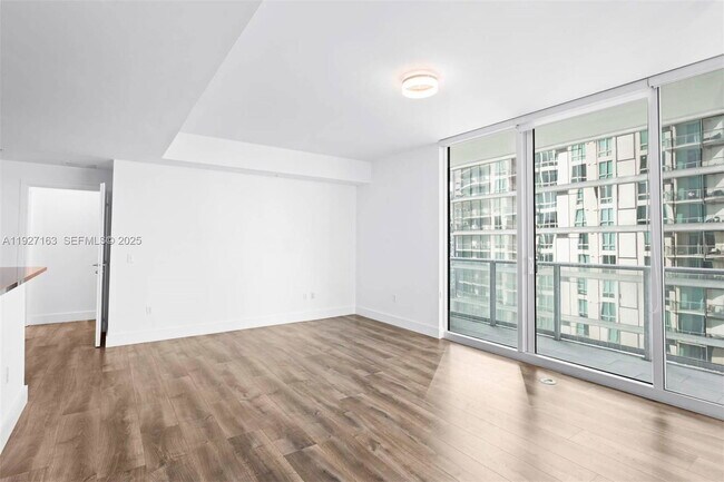 Building Photo - 300 S Biscayne Blvd