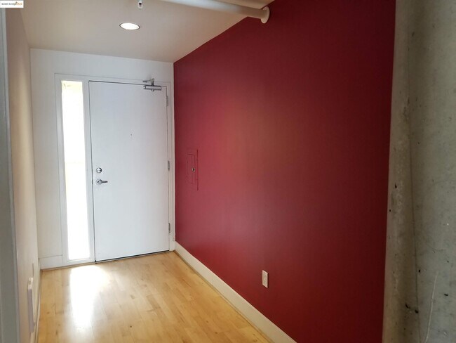 Building Photo - 311 Oak St