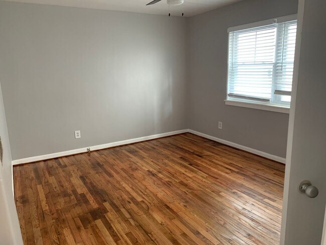 Building Photo - In-Unit Laundry - 1BR Piedmont Park! Renovated!