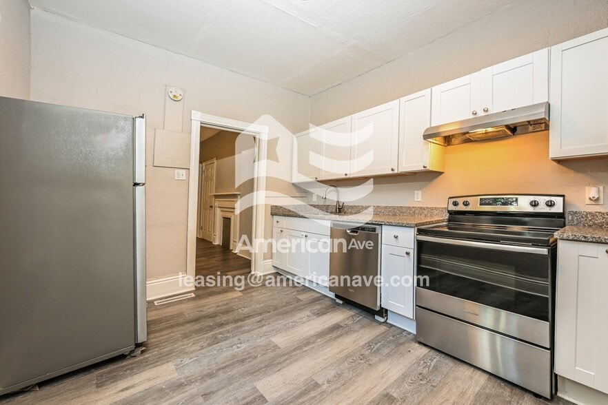 Building Photo - 620 E 17th Ave