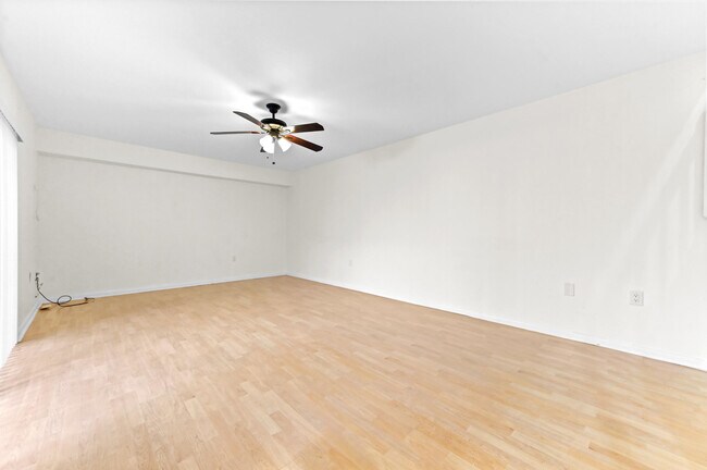 Building Photo - 146 Heritage Way