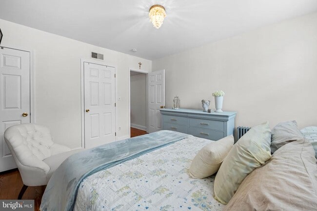 Building Photo - 307 S Exeter St