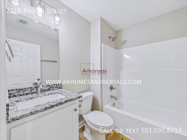 Building Photo - 2218 Brown St