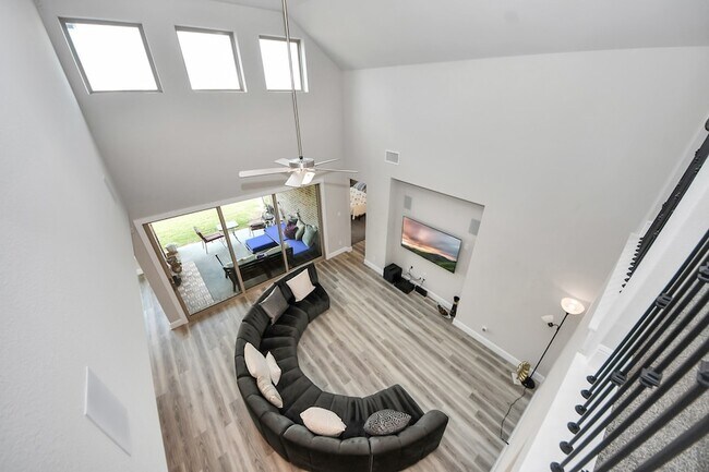 Building Photo - 10514 Rigel Rdg Wy