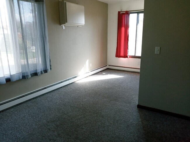 Building Photo - 2766 N Robinson Dr