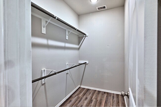 Building Photo - 11475 Underwood St
