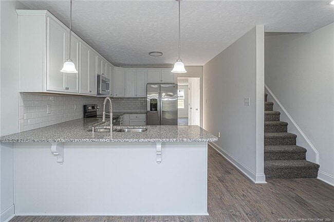 Building Photo - 907 Rochester Dr