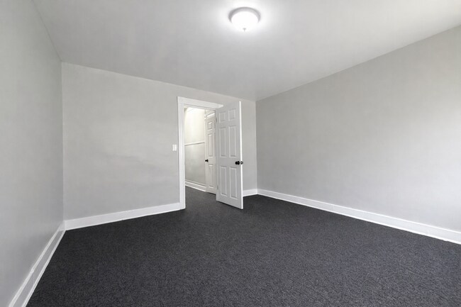 Building Photo - Three Bedroom Home In Baltimore City