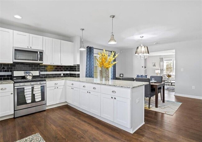 Building Photo - 1277 Blvd Lorraine SW